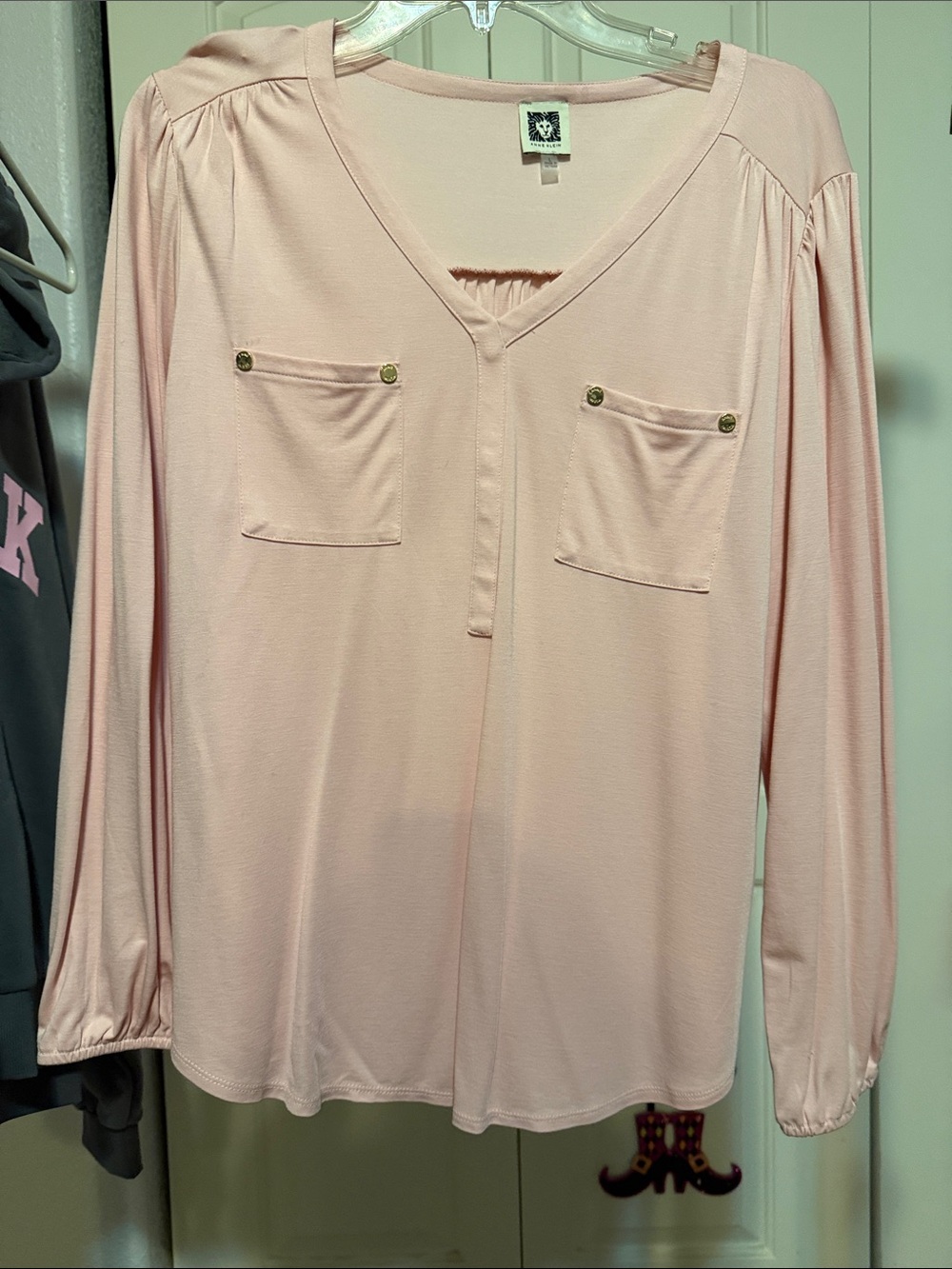 Anne Klein Blush Pink Long-Sleeve V-Neck Pocket Top